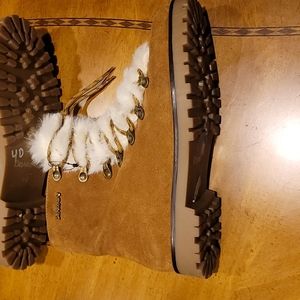 Bearpaw boots (never worn)